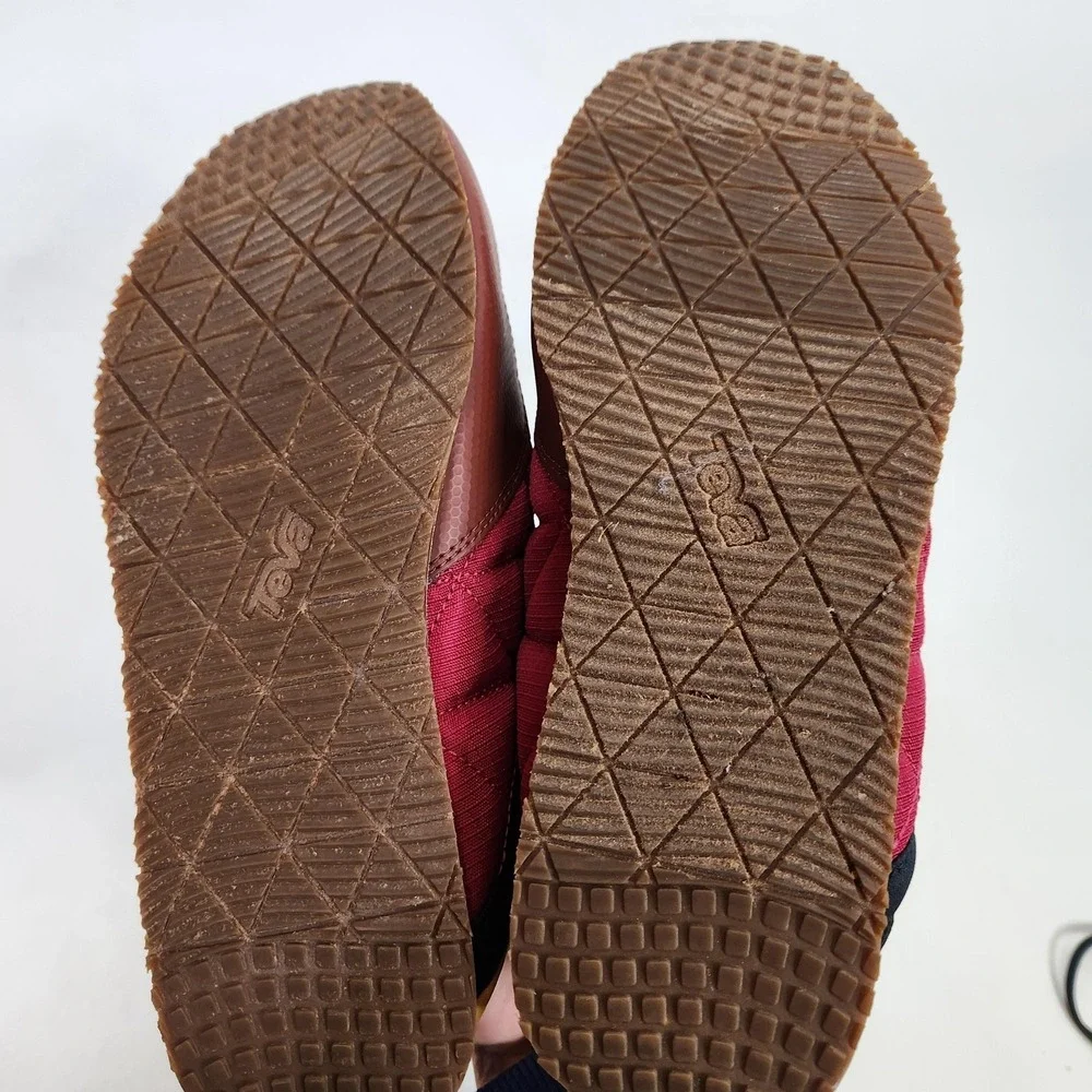 TEVA Ember Moc Shoes Mens 6 Red Yellow Quilted Slip On Slippers EU 38/39